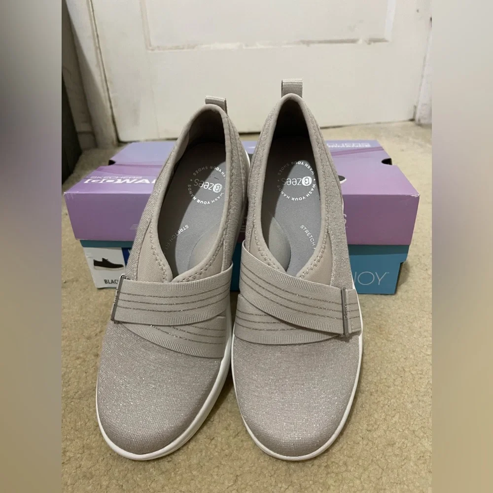 Sketcher Performance Shoes - Picture 5 of 6